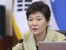 South Korean President Park Geun-hye speaks during a cabinet meeting at the Presidential Blue House in Seoul December 10,  2013 in this picture provided by Yonhap.